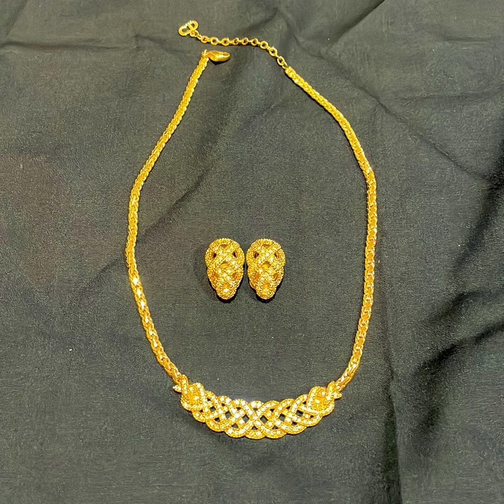 Womens Christian Dior necklace and earrings